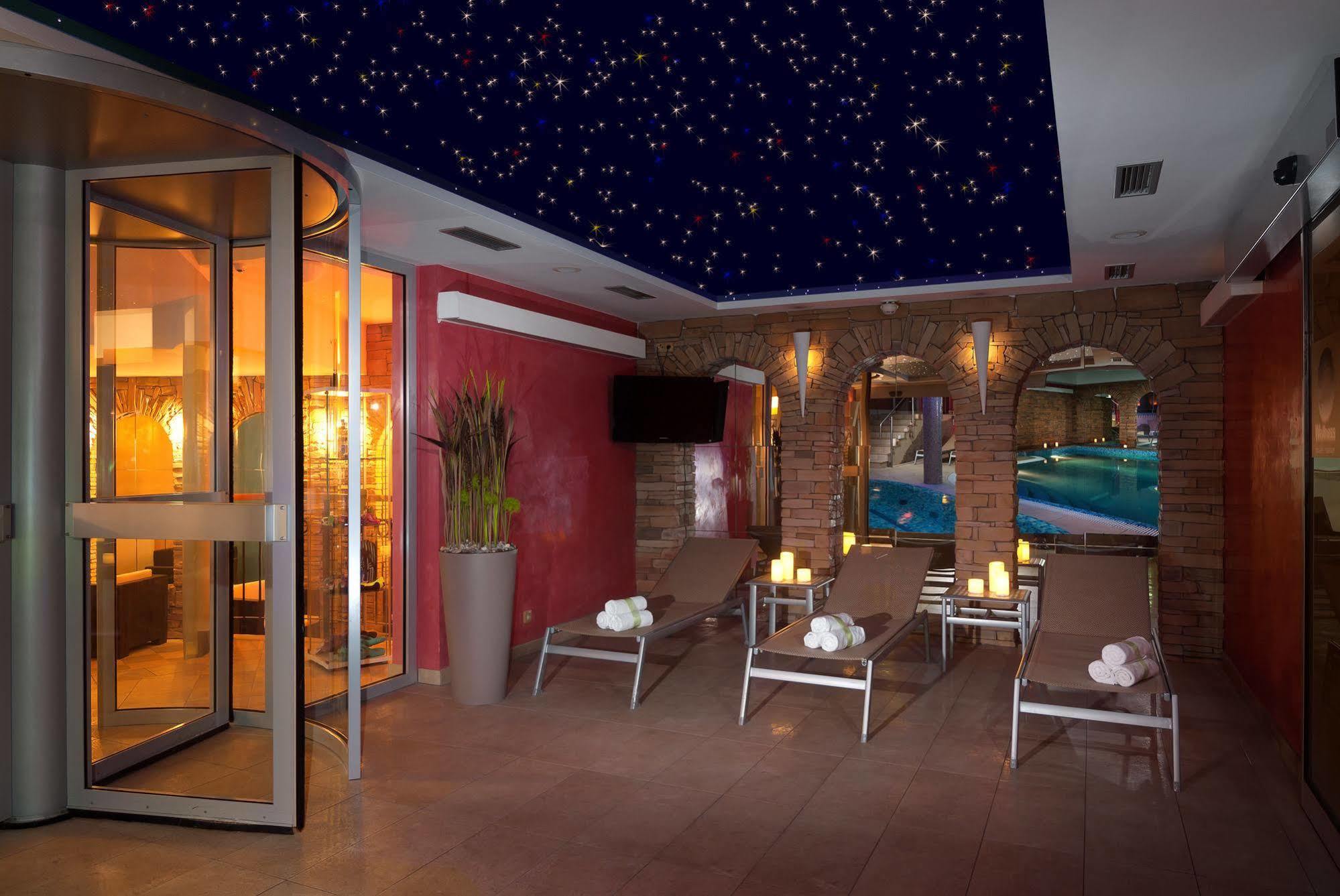Wellness Hotel Windsor Spindleruv Mlyn Bagian luar foto